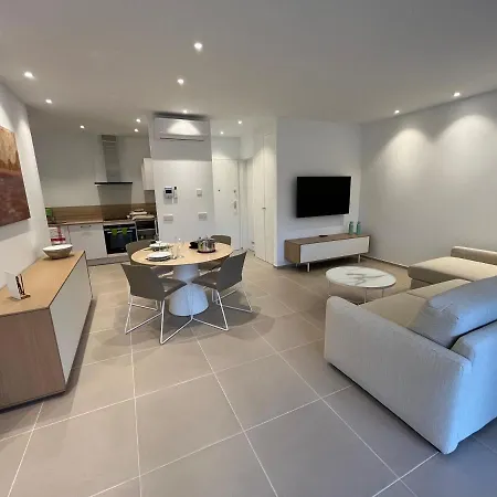 Cozy With Pools In Mar